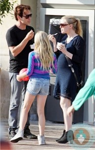 Pregnant Anna Paquin and Stephen Moyer grabbing ice cream LA