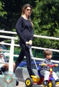 Pregnant Gisele Bundchen, son Benjamin Brady, walk in Boston