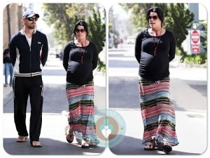 Pregnant Neve Campbell, jj Feild stroll LA copy