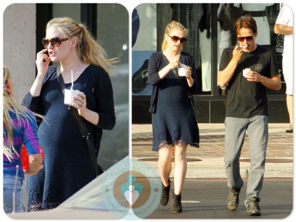 pregnant Anna Paquin with Stephen Moyer
