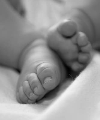 baby feet growing your baby