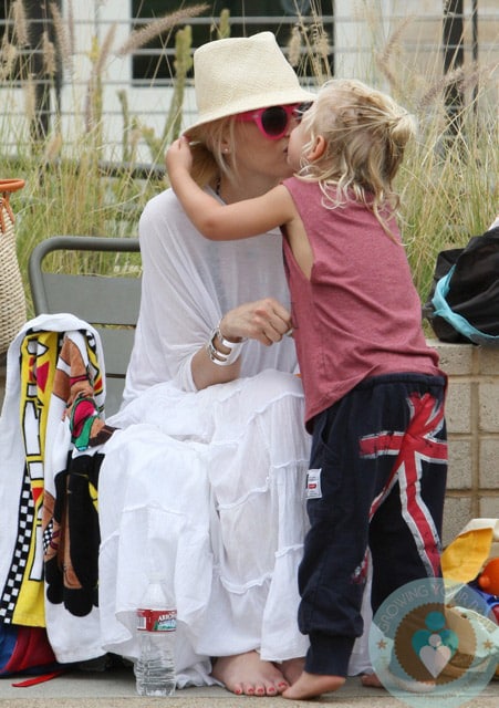 Gwen Stefani & Zuma Rossdale at the beach Santa Monica