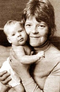 Louise Brown, the world's first test tube baby with Mom, Lesley