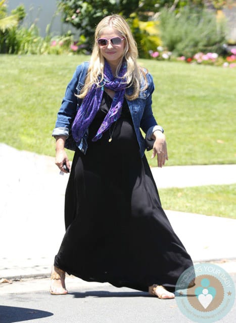 Pregnant Sarah Michelle Gellar LA