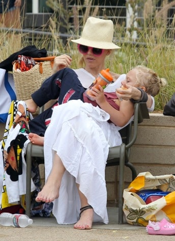 gwen stefani wth son Zuma Santa Monica beach