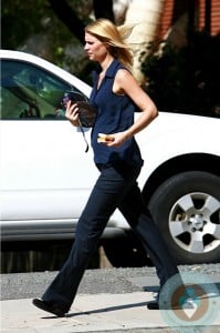 pregnant claire danes out for lunch in N