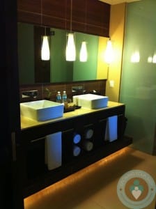 Azul Beach - family suite bathroom