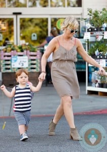 Amy Poehler out with son Able