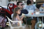 Jason Bateman having lunch with his daughter Francesca at the Farmer's market