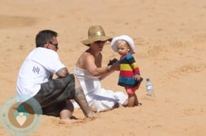 Pink, daughter Willow & husband Carey Hart At the beach in Australia