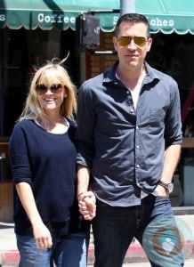 Pregnant Reese Witherspoon out with husband Jim Toth