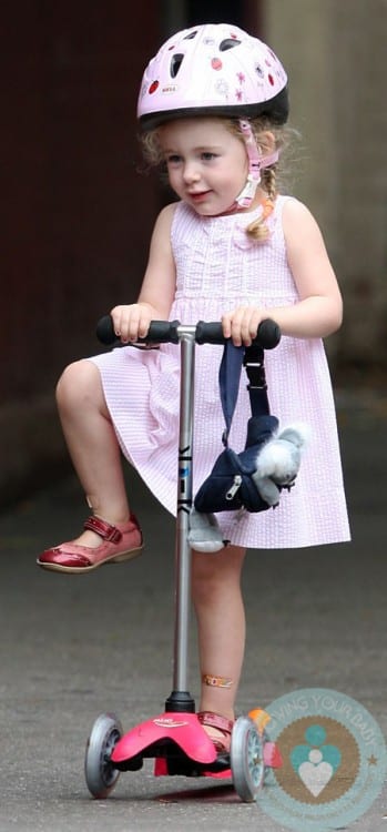 Tabitha Broderick scoots in NYC