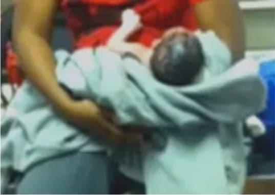 Woman gives birth on Philadelphia Subway