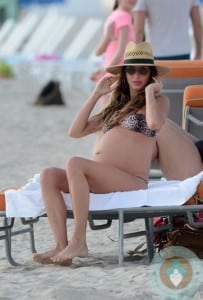 Pregnant Gisele Bundchen Shows Off Her Bikini Body On Miami Beach