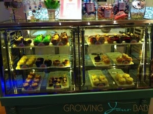 Allure of the Seas - cupcake display