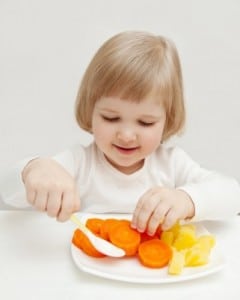 child eating healthy