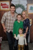 David Boreanaz, wife Jamie, son Bardot (3) and daughter Jaden Holiday Photo - photographer NoahGraham