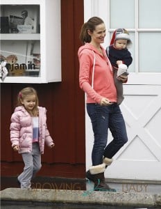 Jennifer Garner with kids Samuel & Seraphina Affleck in Brentwood