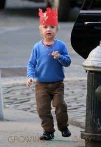 Samuel Kai Schreiber wears a crown marked 'Kai 4' out and about on his 4th birthday in NYC with Naomi Watts and Liev Schreiber