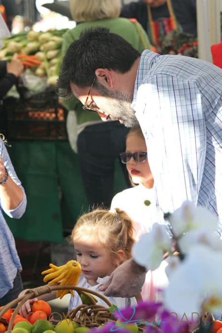 Ben Affleck spends his Sunday with daughters Violet and Seraphina as they pick up some fresh produce and flowers from a Los Angeles Farmer's Market