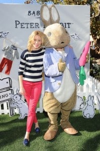 Elizabeth Banks @ baby GAP bunny hop event