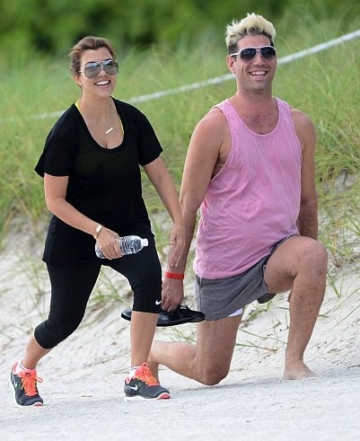 Kourtney Kardashian Works Out At The Beach