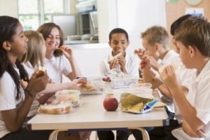 kids eating lunch school