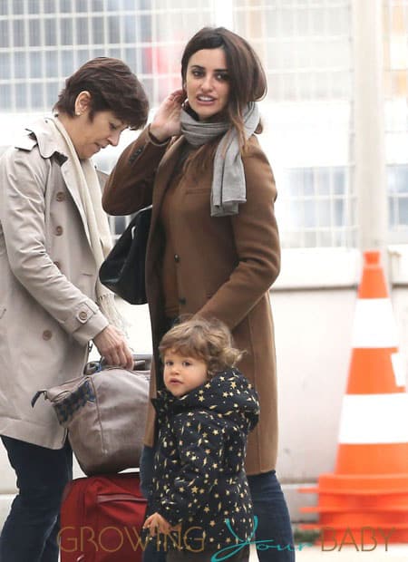 Penelope, Javier & Leo Land In Paris