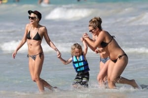 Ashlee Simpson Showing Off Her Bikini Body In Hawaii