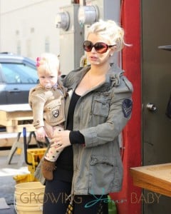 Jessica Simpson stops by Don Cuco restaurant with her family in Burbank, CA
