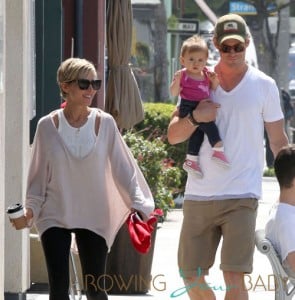 Chris Hemsworth & Family Out For Breakfast In Venice