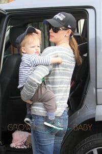 Jennifer Garner takes her kids, Violet, Seraphina and Sam, to an early breakfast in Santa Monica