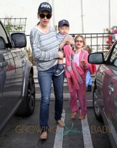 Jennifer Garner takes her kids, Violet, Seraphina and Sam, to an early breakfast in Santa Monica