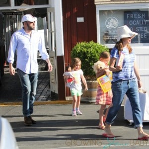 Jennifer Garner and Ben Affleck take daughters Violet and Seraphina to shopping at the Brentwood Country Mart