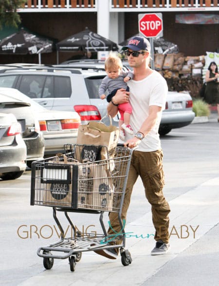 Actor Chris Hemsworth takes his adorable daughter India Rose for some grocery shopping in Los Angeles