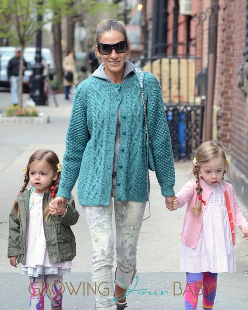 Sarah Jessica Parker Takes Her Daughters To School.