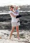 Julia Roberts and her three children, Hazel, Phinnaeus, and Henry enjoy their Hawaiian vacation