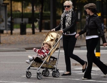 gwen stefani and kingston in Sweden - Gold Ziko stroller