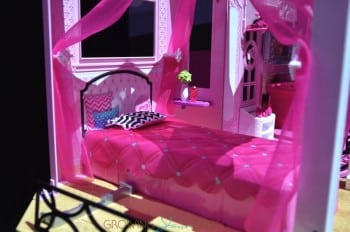 Barbie 2015 Dream house - barbie's bedroom