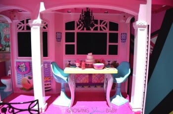 Barbie 2015 Dream house - barbie's dining room