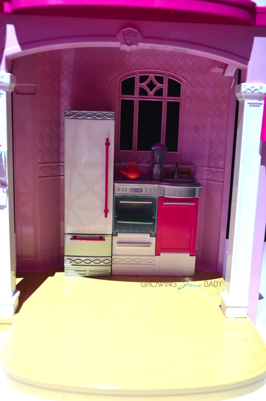 barbie house and kitchen