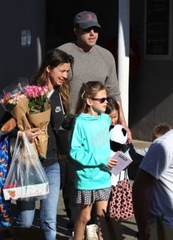 Ben Affleck at the farmer's market with kids Violet, Seraphina and Sam