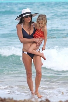 Bethenny Frankel hist the beach with daughter Bryn