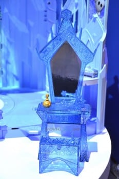 Disney's Frozen Ice Castle by Mattel - dressing table