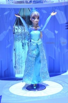 Disney's Frozen Ice Castle by Mattel with elsa