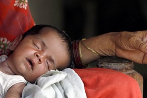 Indian Baby survives Railway Track Birth