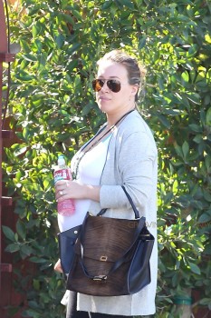 A very pregnant Haylie Duff running some errands in LA