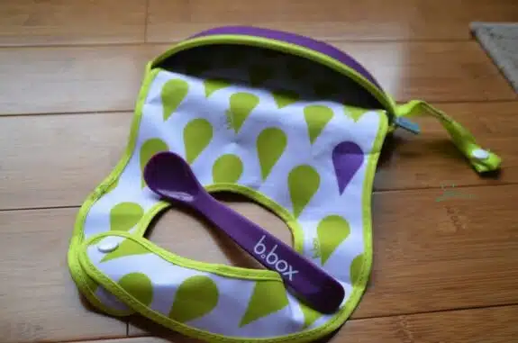 b.box travel bib open
