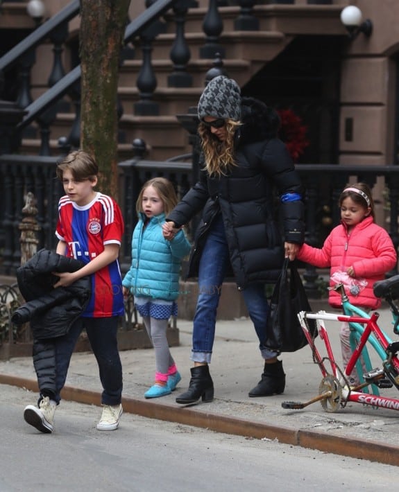 Sarah Jessica out with kids James, Marion and Tabitha Broderick