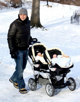 RICKY MARTIN WITH TWINS